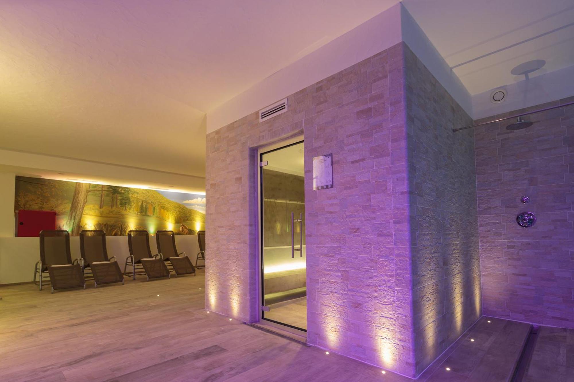 Residence Hotel Santa Maria Piscina E Wellness Peio Fonti Luaran gambar